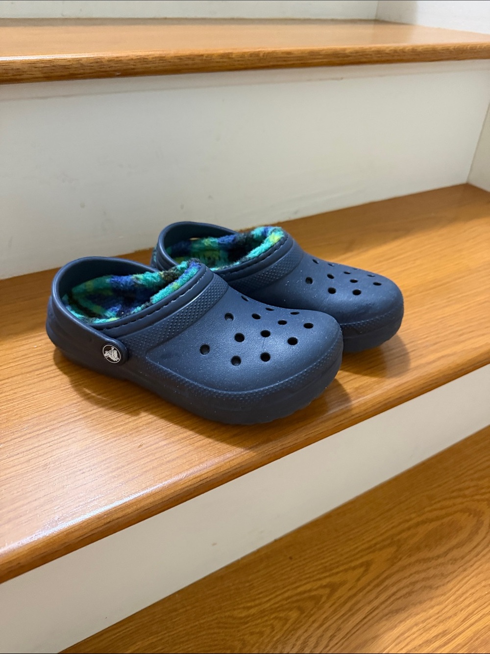 CROCS Navy Kids Fuzzy-Lined Clogs with Green & Blue Plaid Lining